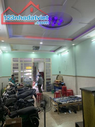 HOT - Nhà mặt tiền Quận 3, kinh doanh đỉnh, 105m2, ngang rộng, 9 PN, nhỉnh 13 tỷ