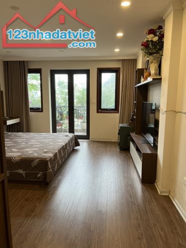 Ngõ Quận Ủy  – 56m2 – Mặt tiền 4,5m – 6 Tầng – ô tô – vỉa hè – 18,5 tỷ .