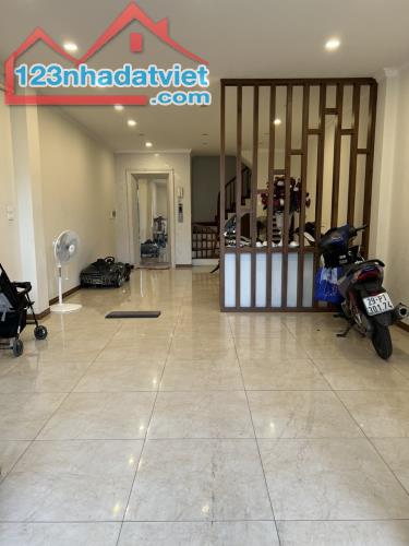 Ngõ Quận Ủy  – 56m2 – Mặt tiền 4,5m – 6 Tầng – ô tô – vỉa hè – 18,5 tỷ . - 1