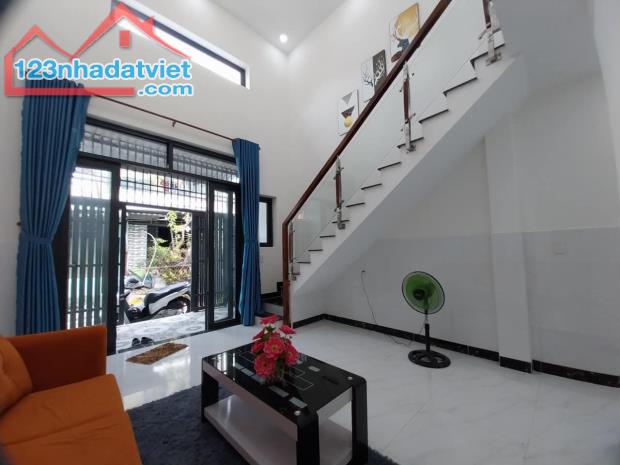 NHÀ ĐẸP ĐÓN TẾT - HXT THẠNH LỘC QUẬN 12 - 51M2, 2 TẦNG, TIỆN ÍCH ĐẦY ĐỦ, GIÁP GÒ VẤP. - 1