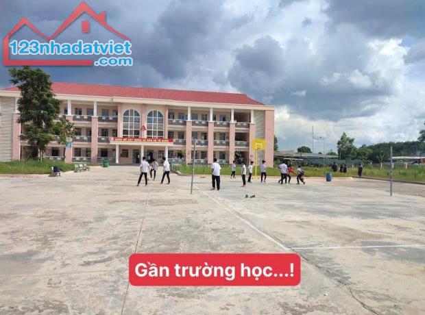 KẸT TIỀN BÁN 260M2 ĐẤT THỔ CƯ. GIÁ 130TR NẰM SÁT BÊN TRƯỜNG HỌC, CHỢ, ĐƯỜNG THÔNG VÀO KCN - 1