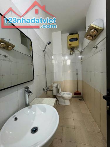 NHÀ ĐẸP KIÊU KỴ LÔ GÓC. DT:82m2x3T, MT:4,7M, GÍA:6,1tỷ. - 4