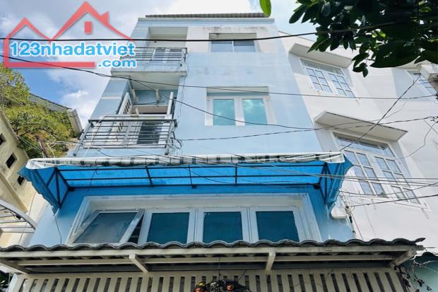 Bán nhà Trần Hữu Trang Phú Nhuận, 5 Tầng, 3 phòng ngủ, 27.9 m² nở hậu - Giá 5.45 tỷ TL