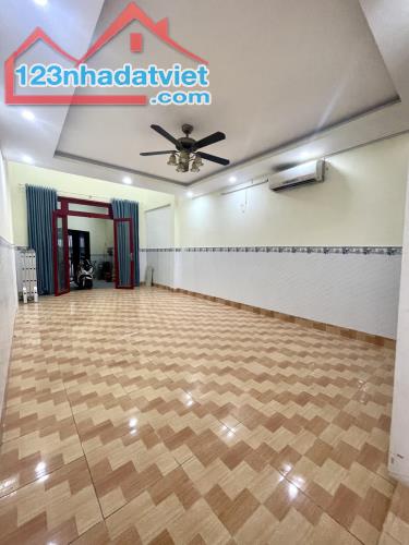 76M2 CHỈ 4.65 TỶ, NHÀ 2 TẦNG NGANG 4.7 NỞ HẬU 8M DÀI 15M, NHÀ MỚI Ở NGAY, CÁCH PHẠM VĂN - 1