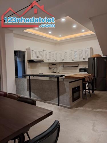 Bán Nhà MT Kinh Doanh Đường Đỗ Quang,Thảo Điền,Q2 DT:122m2(7,5mx14,5m) Trệt 2 Lầu-27,5 Tỷ - 3