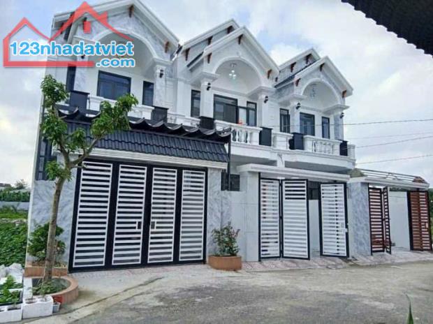 Nhà mới xây 1 lầu 1 trệt sổ riêng hoàn công 3.35 tỷ/90m2, sân ô tô