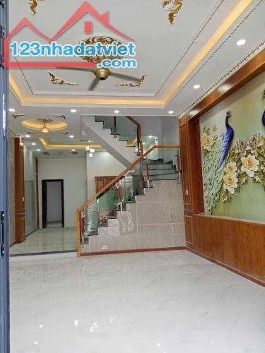 Nhà mới xây 1 lầu 1 trệt sổ riêng hoàn công 3.35 tỷ/90m2, sân ô tô - 1