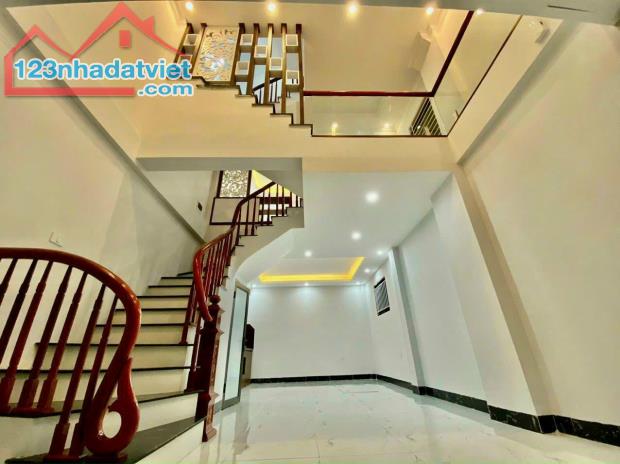 Bán Nhà Yên Lũng An Khánh 38m²*4,5Tầng. Nhà đẹp gác lửng ngõ thông 15m ra đường oto tránh.