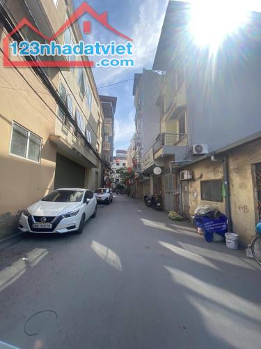Bán nhà riêng ngõ 69 Hoàng Văn Thái 45,5m2, 5T, MT 4,25m Ô Tô Giá Chỉ 6,5 Tỷ