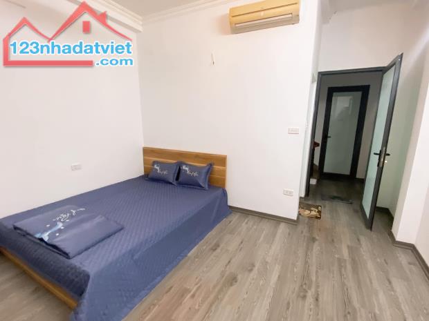 Bán nhà riêng ngõ 69 Hoàng Văn Thái 45,5m2, 5T, MT 4,25m Ô Tô Giá Chỉ 6,5 Tỷ - 2