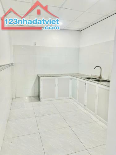 Siêu Hiếm, Sát Vincom, Nhà 2 Tầng - 48m2  Ngã 5 Quang Trung, chợ Gò Vấp - NHỈNH 4 tỷ TL