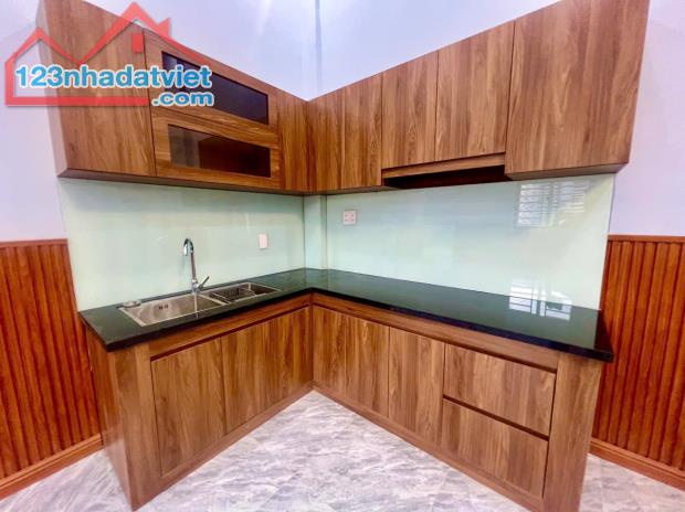 Bán nhà kp9 Tân Phong Gác Lửng, 3PN, mới hoàn thiện Gần chợ cây xăng 26 - 5