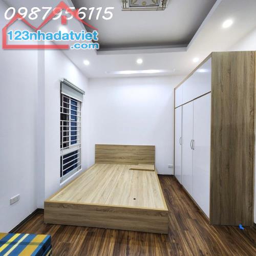 Bán Chung cư mini Thạch Bàn - 60m2 - 6 tầng, thang máy - MT 8m -  chỉ hơn 7 tỷ, dòng tiền - 3