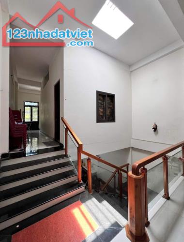 NHÀ ĐẸP HÒA XUÂN-KINH DOANH VÔ ĐICH-100M2 2T_2 MÊ-3PN_GIÁ 4TY3 Tl