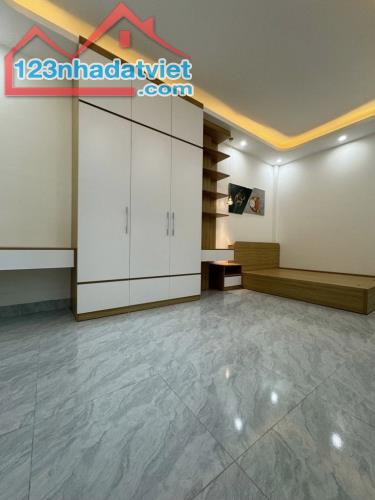 VỊ TRÍ ĐẸP ,NGÕ NÔNG nhà hiếm tại Ngã 3 Ba La .5Tầng ×31m2 chỉ 5,4tỷ. - 2