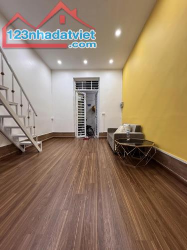 Bán Căn Hộ Tập Thể Trần Cung 17/70m2 tầng 1 2 phòng ngủ full nội thất đầy đủ công năng, - 3