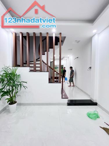 Bán nhà Lê Trọng Tấn - Thanh Xuân 42m2x5 Tâng - 5 ngủ Giá 10.x tỷ - 1