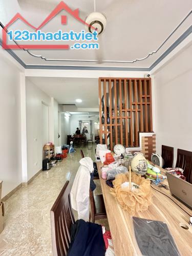 Bán nhà phố Xốm - đất lộc Hà Đông - DT 50m2 - 5 ngủ - 2 thoáng trước sau