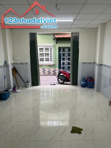 TRƯƠNG PHƯỚC PHAN GIÁP LÊ VĂN QUỚI - 32M2 (4x8) 2 TẦNG BTCT - HẺM 4M THÔNG - GIÁ CHỈ 3.4 T - 1