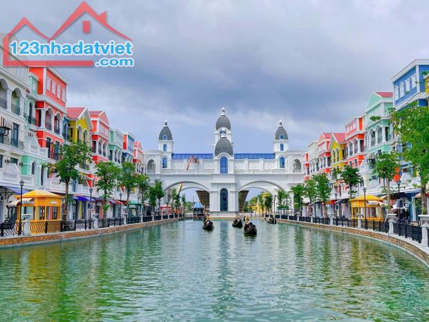 🔴 SIÊU PHẨM 🔴 Shophouse 4.5 tầng ven Sông Venice gần Cầu Ánh Sáng - Grand World Phú Quốc - 4