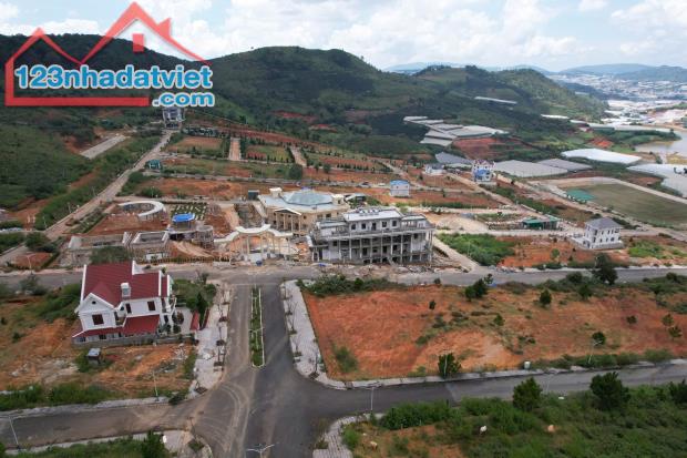 Cơ hội sở hữu Villa 3 tầng cắt lỗ vị trí siêu đẹp tại Đà Lạt lâm Đồng. - 1