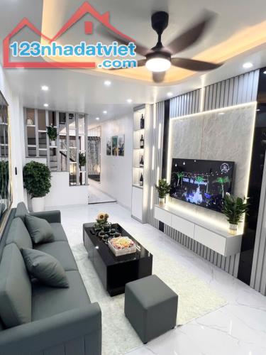 💥💥💥Siêu Phẩm Đống Đa, 2 Thoáng, Gần Phố, Full Nội Thất, DT 33m2, 4 Tầng, Giá 5.65 Tỷ