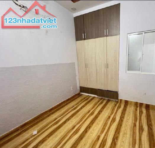 BÁN NHÀ MỚI CẠNH CHỢ ÔNG ĐỊA, 3 TẦNG BTCT, 30M2, CHỈ 3,2T - 2