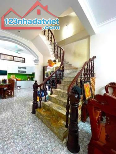 Cần tiền giảm chào 200 tr còn 7,5 TỶ , Kim Ngưu, Hai Bà Trưng, 80m2, 4tầng