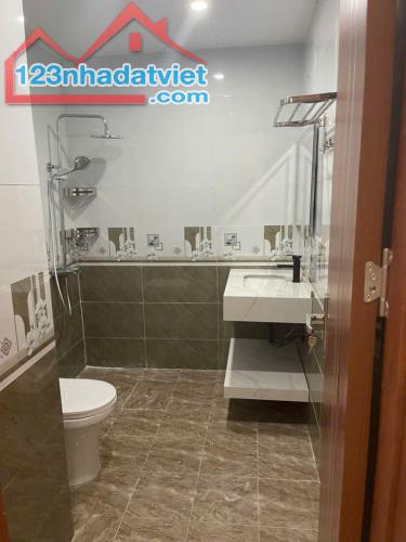 BÁN GẤP CĂN GÓC 3 NGỦ, 3WC CHUNG CƯ C14 BỘ CÔNG AN, TỐ HỮU, 132M2, FULL ĐỒ CHỈ 6,6 TỶ - 3