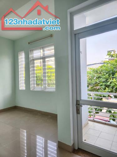 🏩 Bán nhà 2 tầng mt đường 10m5 Lương Trúc Đàm, 100m2, 5.9 tỷ tl