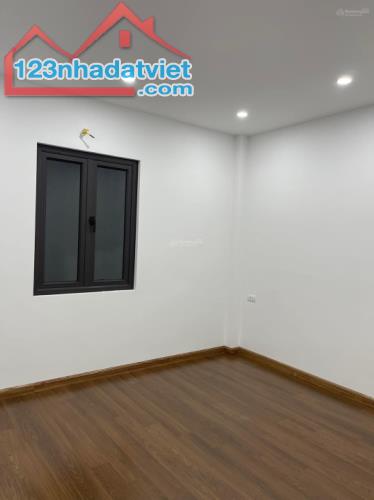 Nhà Yên Hoà, Yên Nghĩa, Hà Đông 33m2, 5 tầng ngõ thông ô tô đỗ cửa giá 3,9 tỷ - 4