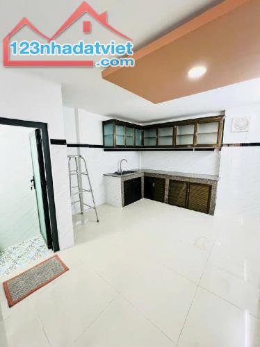 Bán nhà hẻm xe hơi, Nguyễn Kiệm Gò Vấp, sát mặt tiền tiện kinh doanh, 70M², chỉ 6 tỷ TL - 3