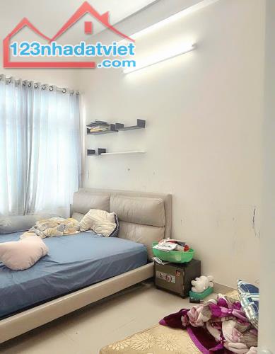 L43- Nhà siêu VIP, ở ngay, kiệt ôtô, gần phố Ỷ Lan Nguyên Phi, 3t, 3pn, 3wc, chỉ hơn 3 tỷ - 3