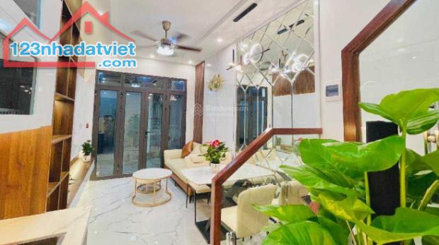 NHÀ ĐẸP QUANG TRUNG HÀ ĐÔNG, Ô TÔ ĐỖ CỬA, KINH DOANH, 30m2 NHỈNH 8 tỷ