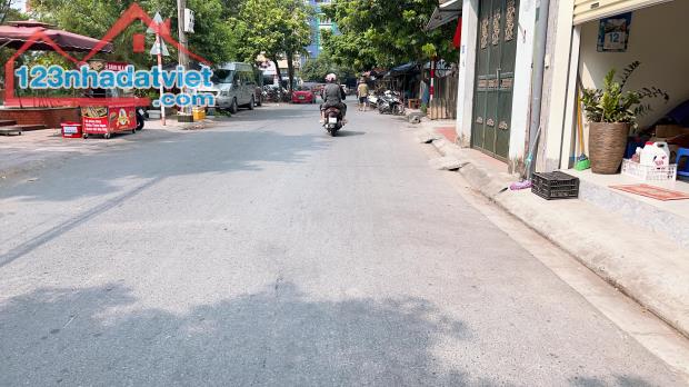 DUY NHẤT MẢNH ĐẤT NGỌC THỤY 40M, MT4M, Ô TÔ VÀO TẬN ĐẤT, FULL THỔ CƯ, VÔ VÀN TIỆN ÍCH.