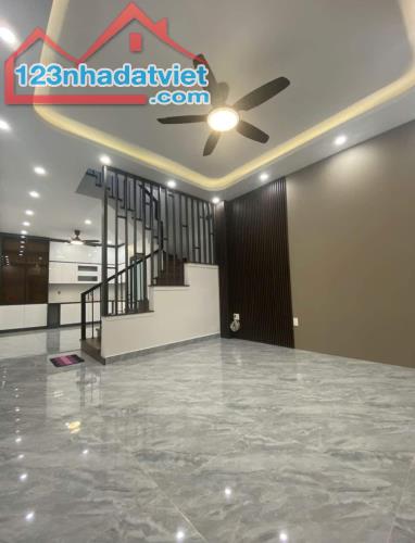 Bán nhà Tô Hiệu, Hồ Nam, Lê Chân, HP. 3 tầng, 50m2, ngang 4,2m, 3,35 tỷ. Ngõ nông 2,5m. - 1