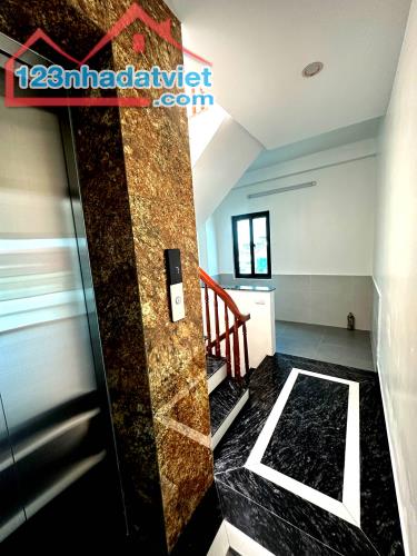 Nhà Đẹp, Gần Hồ, Phố Trần Hữu Tước, Đống Đa, 8 Tầng Thang Máy, MT 5m, Nhỉnh 13Tỷ. - 2