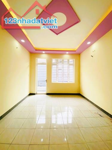 HẺM XE HƠI ĐỖ CỬA - NHÀ MỚI ĐẸP - DT 60 M2 (4 x 15) - QUANG TRUNG - NHỈNH 5 TỶ. - 4