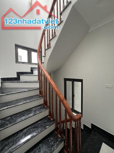 Bán nhà Ngõ 114 Thanh Bình, Ngõ ô tô tránh 3 gác, Mới - Đẹp - Ở Ngay, 30m2, 5 tầng - 4