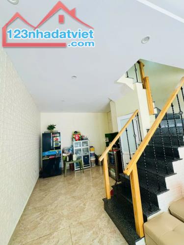 BÁN NHÀ ÂU CƠ - TÂY HỒ - DT : 32m*3 TẦNG, GIÁ 2,375 TỶ. - 2