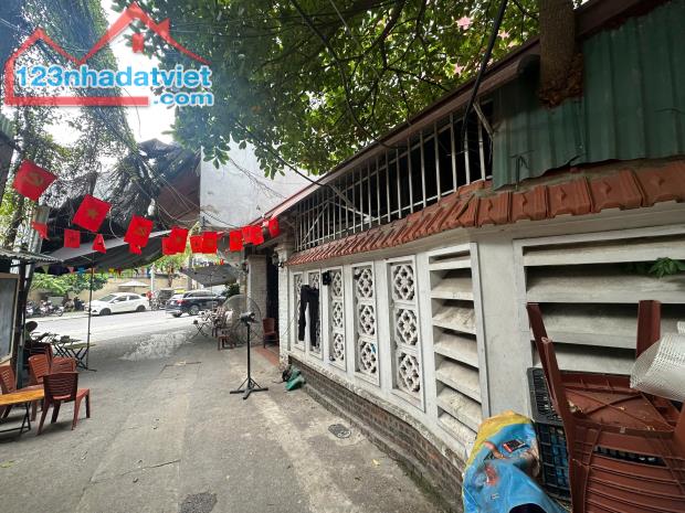 (Siêu Phẩm) Bán đất tặng nhà mặt tiền 8,3m kề mặt phố Quần Ngựa - Tặng GPXD 10 tầng - Tin