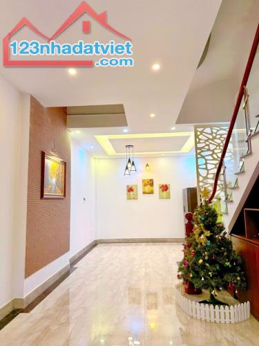 BÁN NHÀ ĐẸP DV CỔNG ĐỒNG LA KHÊ 50m2, MT 4m, OTO TRÁNH, KINH DOANH. CHỈ 12 TỶ 8 - 1