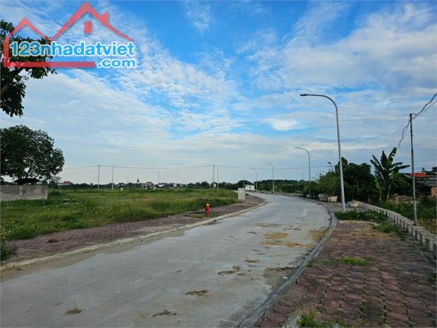 Đất Biệt Thự Đấu Giá 243m2 tại Tân Trung Chùa- Hiền Ninh- Sóc Sơn. Lô Góc, Đường Thông,