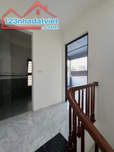 CC bán nhà tổ 15 Yên Nghĩa. 4 tầng (33m²), giá 3.3 tỷ. 50m ra đường ô tô - 0966929600 - 2