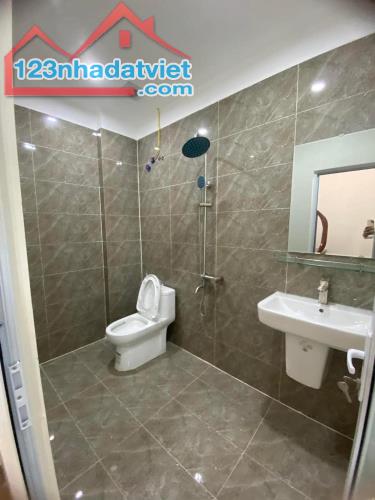 CC bán nhà tổ 15 Yên Nghĩa. 4 tầng (33m²), giá 3.3 tỷ. 50m ra đường ô tô - 0966929600 - 3