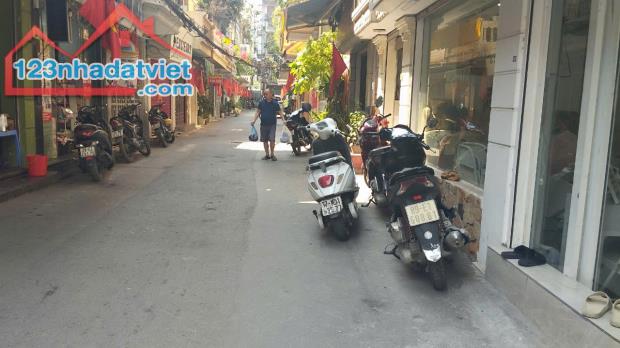 Bán nhà Triều Khúc, Thanh Xuân, ô tô vào nhà, DT56m2 4T giá bán 12.9 tỷ LH 0942.193.386 - 1