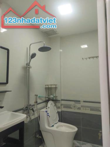 NHÀ SÁT MẶT TIỀN TRƯỜNG SA 62M2, NGANG 4M, NỞ HẬU, 3PN MASTER, Ở NGAY, CHỈ NHỈNH 7 TỶ - 5