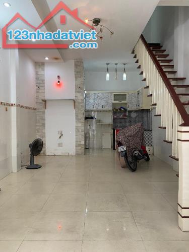 Nhà bán  LÊ VĂN SỸ QUẬN 3 - DT30m2 - Khu mua bán sầm uất