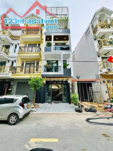 🏠 Bán nhà Hoàng Hoa Thám, Ba Đình - Lô góc, 6 tầng, thang máy, 115M, 19.7 TỶ