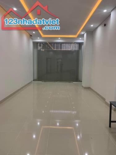 *Bán nhà 3 mê, đường Cù Chính Lan, gần Nguyễn Đình Tựu, dt 90m2 (5*18), giá 6,5 Tỷ